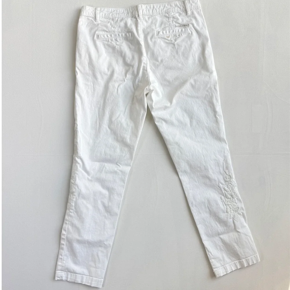 Anthropologie Chino Relaxed White Embroidered Floral Pants 99% cotton Size 31